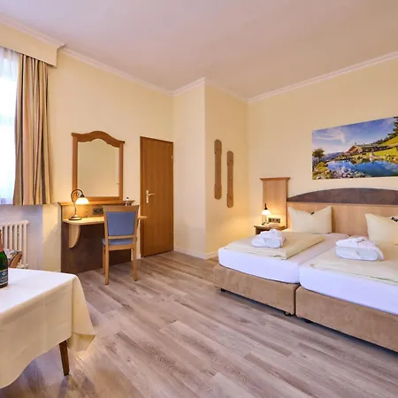 Vier Jahreszeiten Hotel