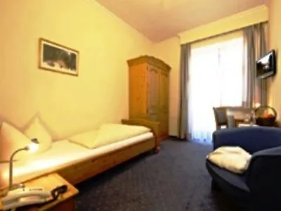 Hotel Vier Jahreszeiten 3*