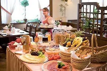Vier Jahreszeiten Hotel 3*